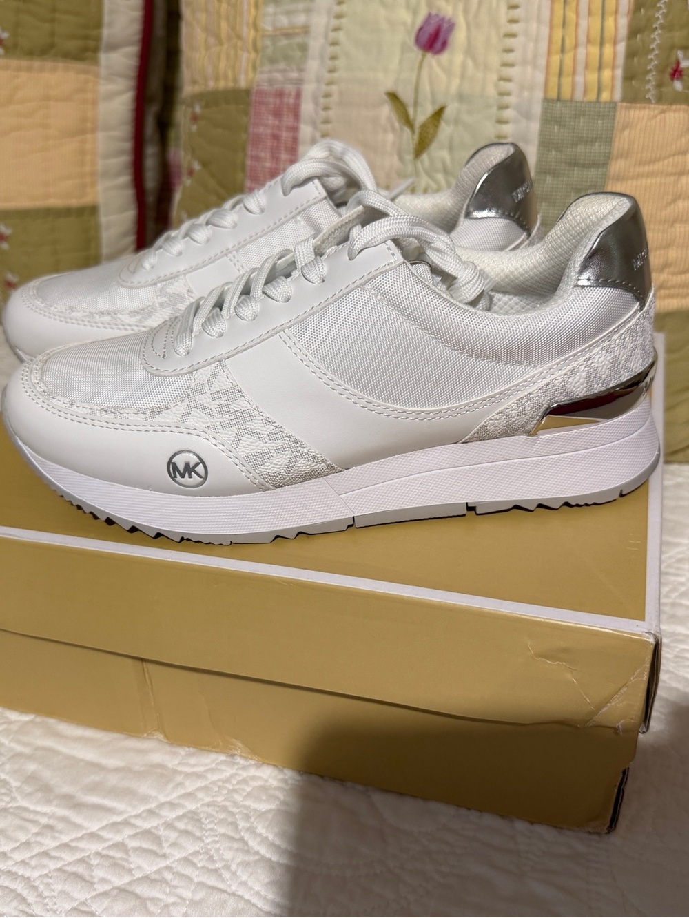Michael Kors White and Silver‎ Women's Low-Top Sneakers Size 5 NEW